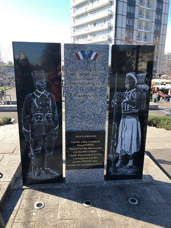 Stele Hommage aux Soldats Africains Morts pour la France